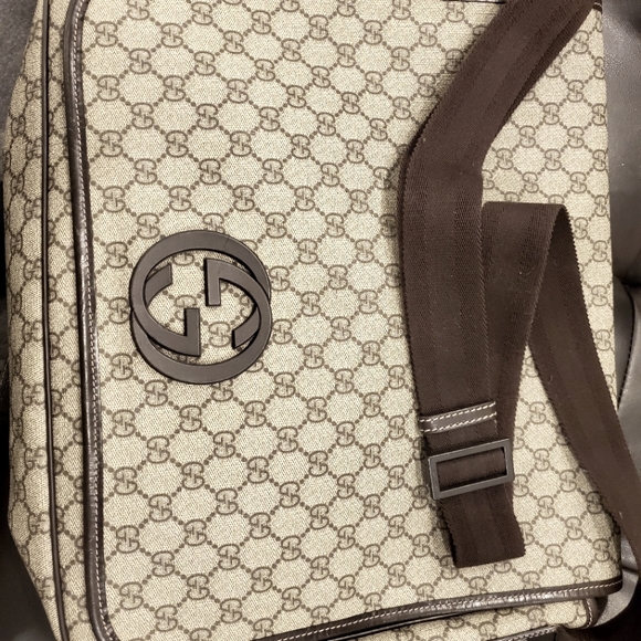 Authentic Gucci Large Messenger Bag - Picture 7 of 8